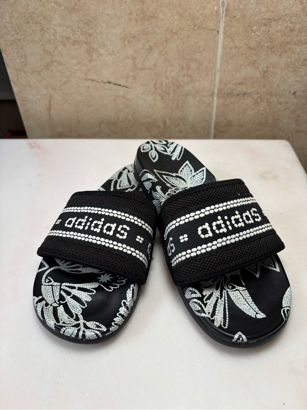 Adidas Adilette Comfort Slides